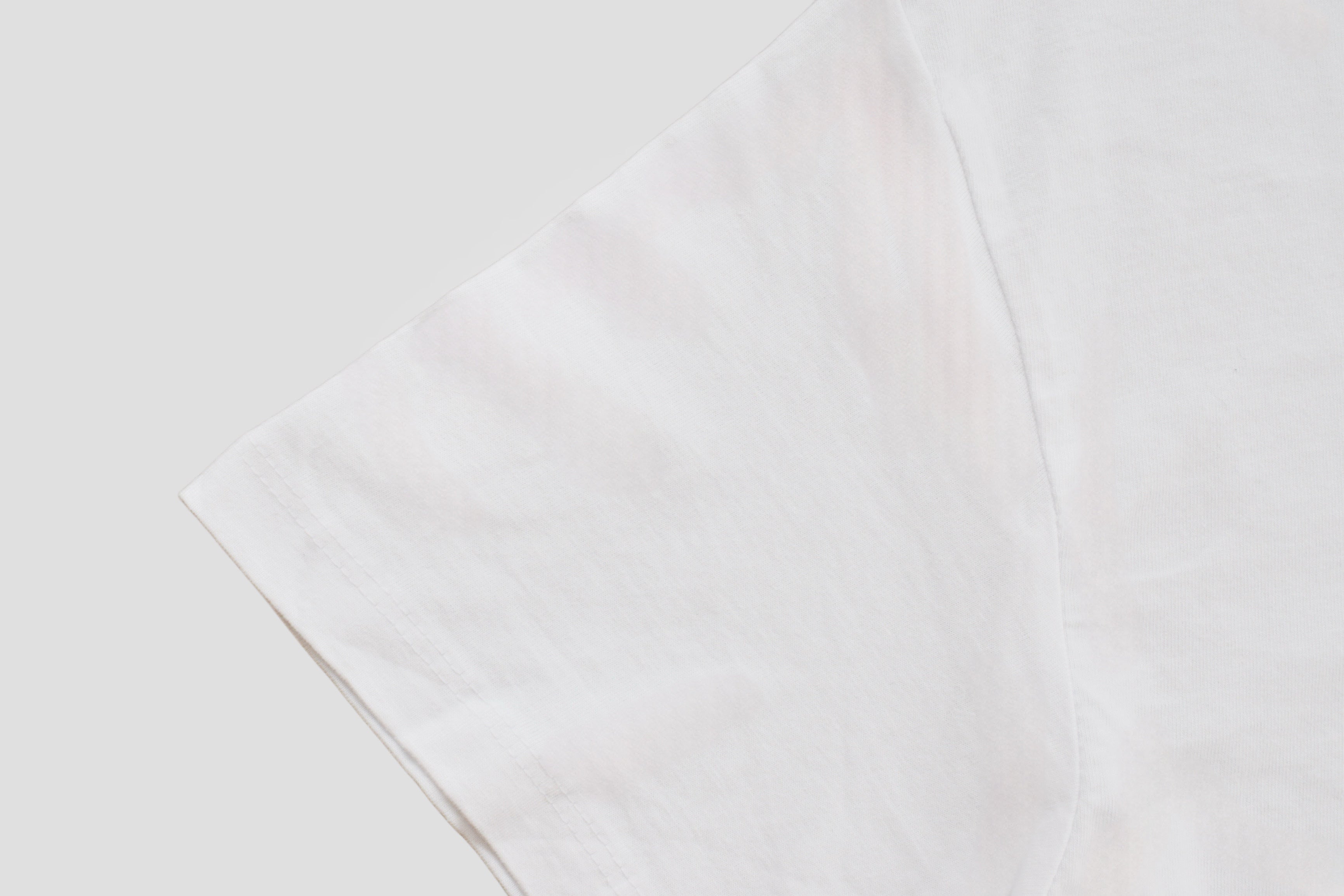 NON JUDGNING TEE - WHITE
